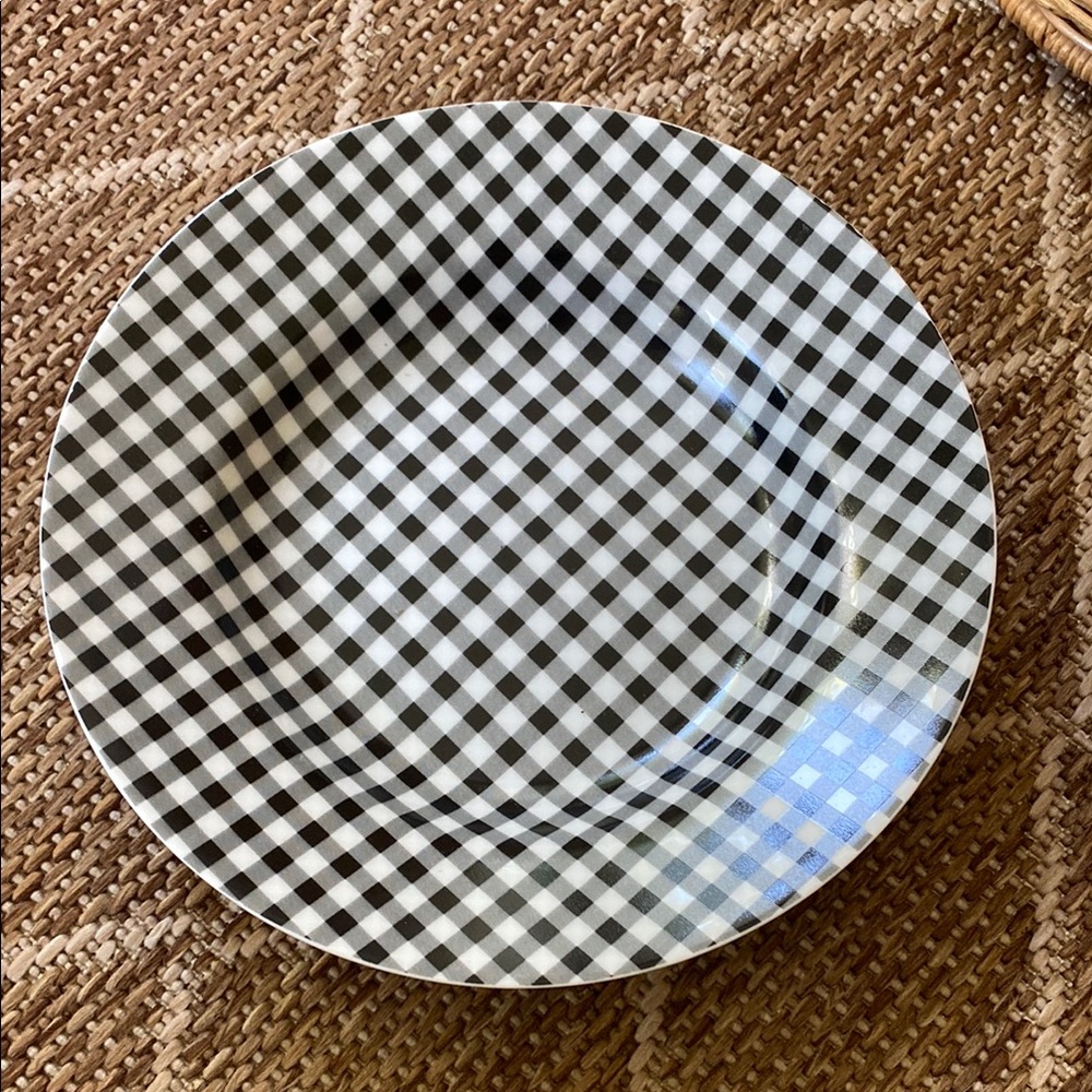 Isaac Mizrahi Black and White Checkered Soup/Salad.  Set of 4
